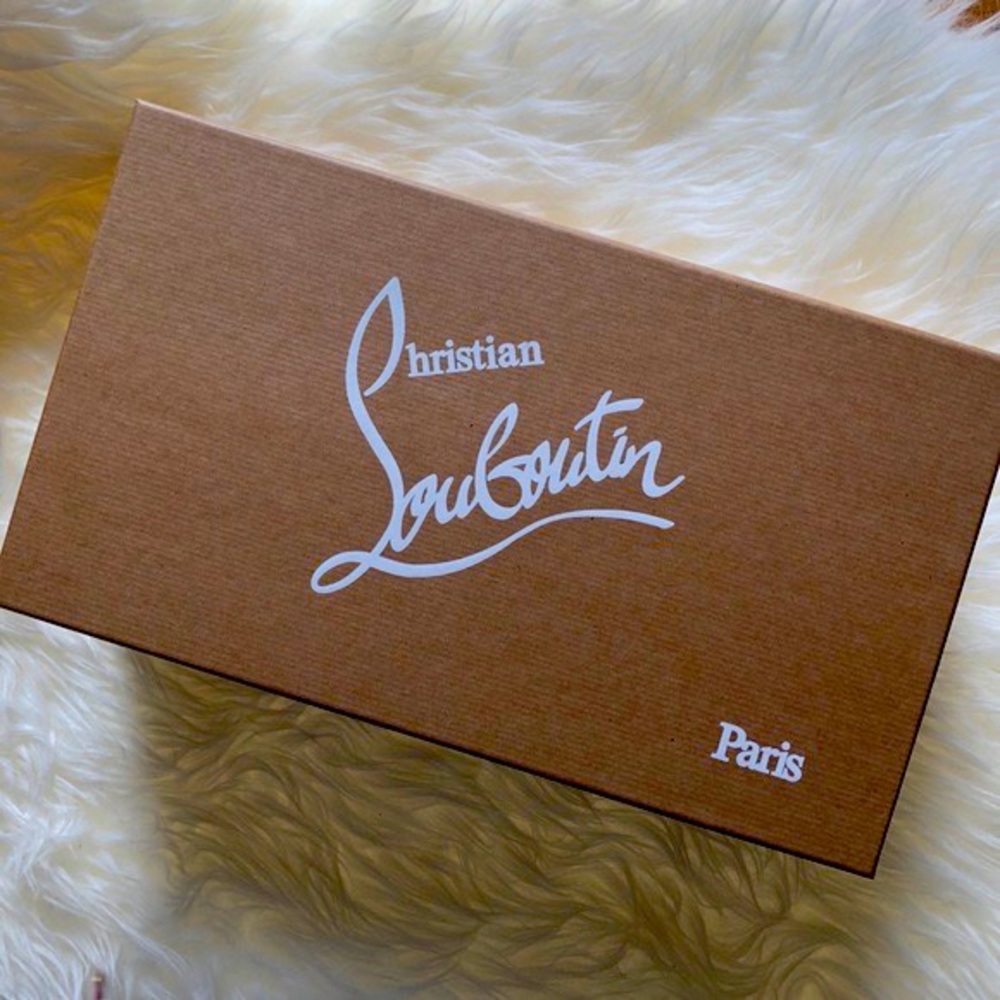 Lady Peep like new. Classic nude color peep toe patent pumps worn once